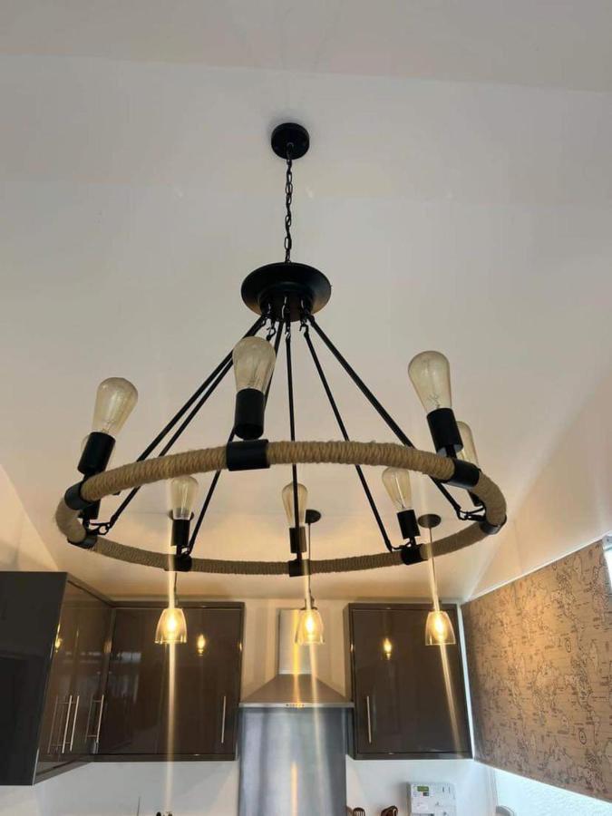 Stunning One Bed Modern & Contemporary Chalet ブリドリントン エクステリア 写真