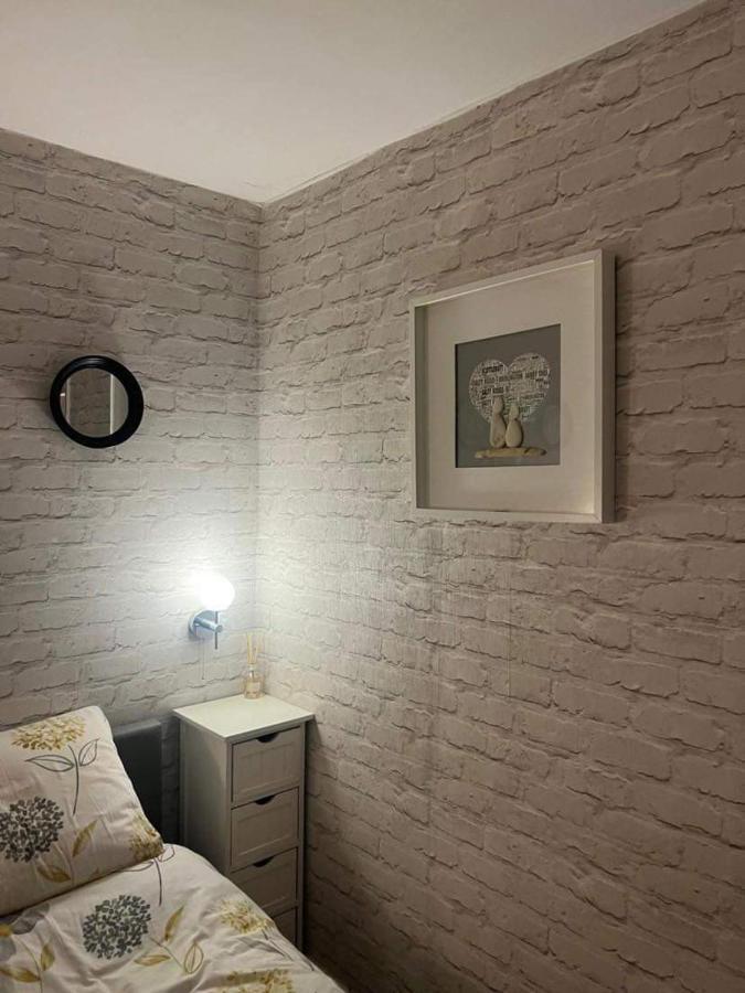 Stunning One Bed Modern & Contemporary Chalet ブリドリントン エクステリア 写真
