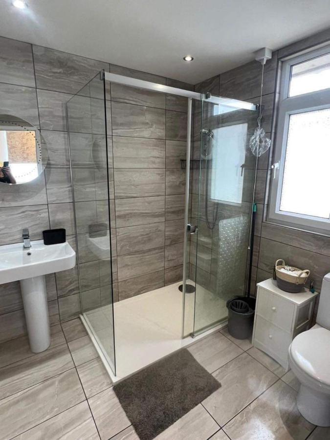 Stunning One Bed Modern & Contemporary Chalet ブリドリントン エクステリア 写真