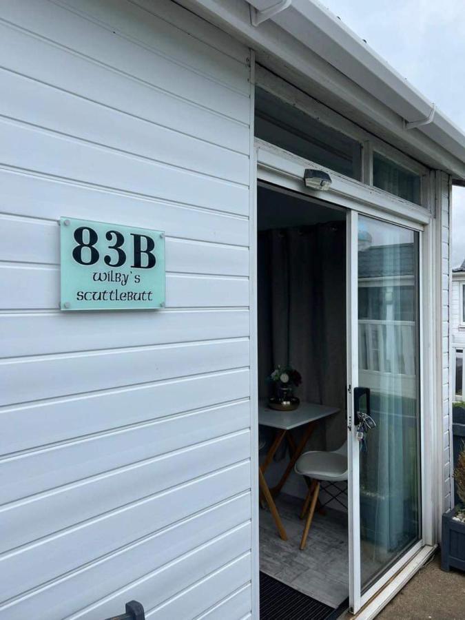 Stunning One Bed Modern & Contemporary Chalet ブリドリントン エクステリア 写真